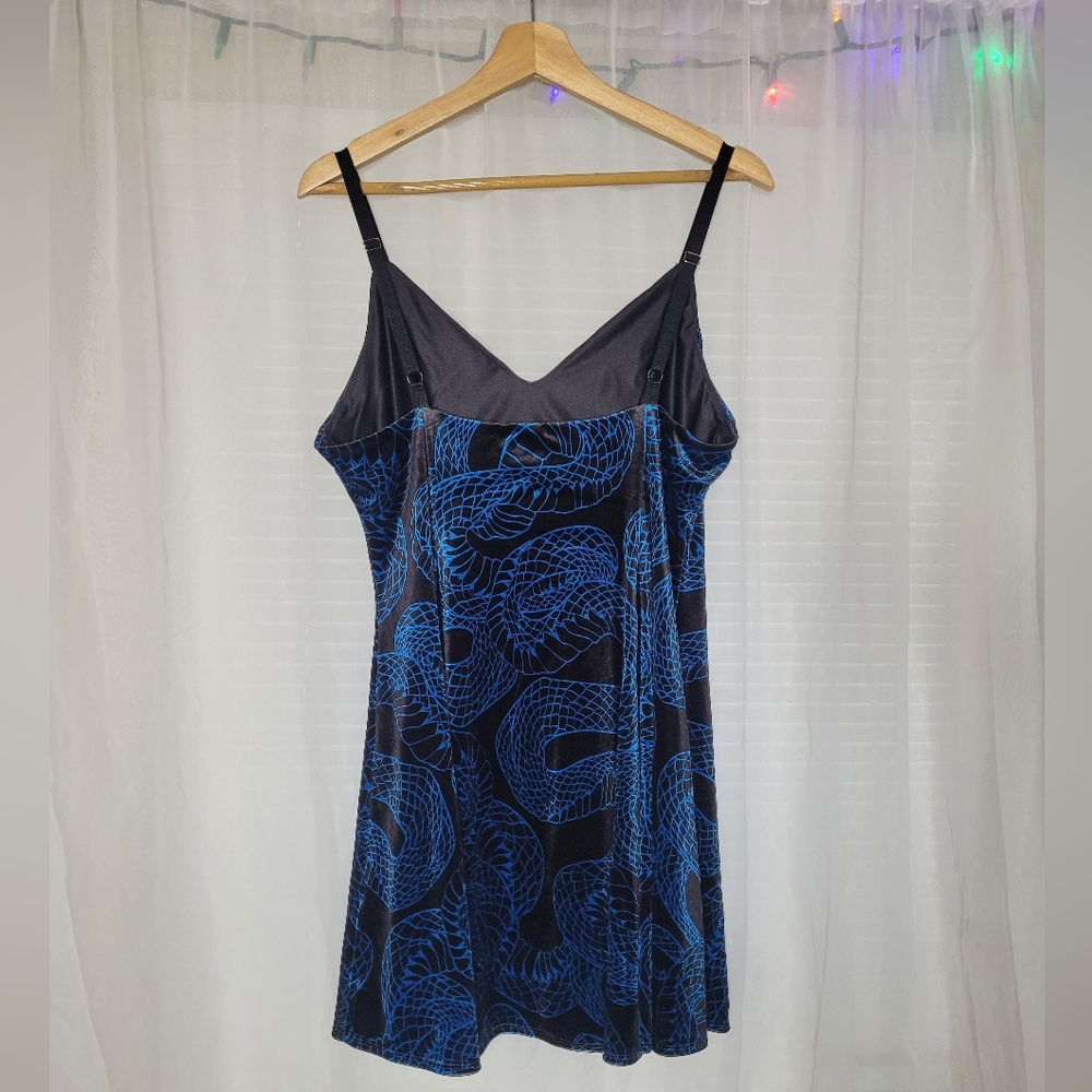 Blackmilk Venomous Blue Velvet Mini Strappy Dress Size XL Black Whimsigoth - Picture 14 of 14